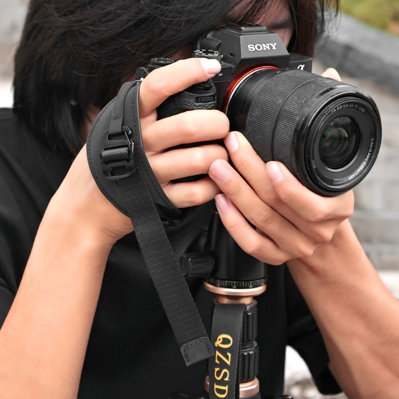 Maniglia per cinturino da pols - Camera Strap Leather recensione e prezzo