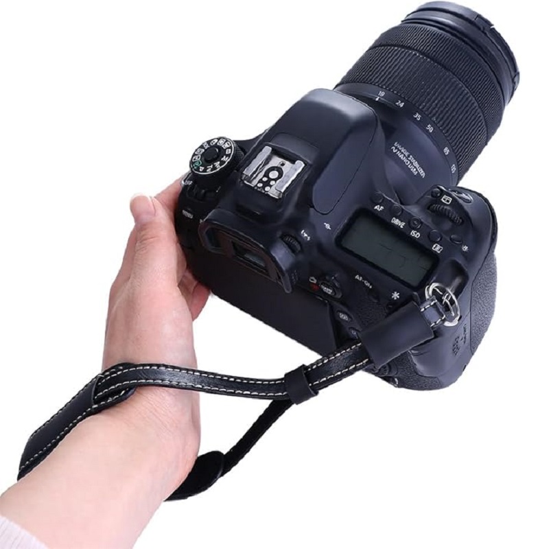 Cinturino da polso per fotocam - Camera Strap Leather recensione e prezzo